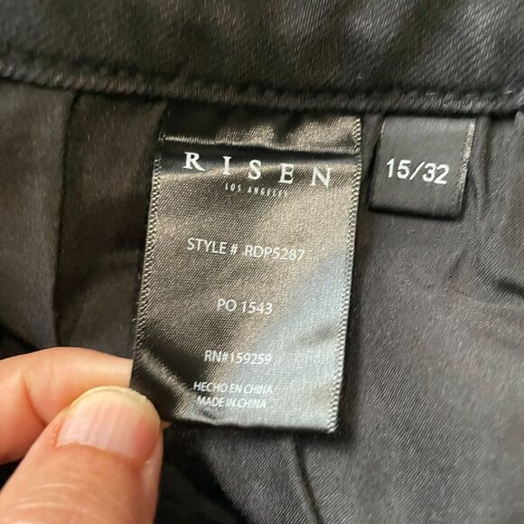 NWT Risen Los Angeles Black Relaxed Distressed Denim Jeans Women Size 15/32 Y2K - Picture 11 of 16